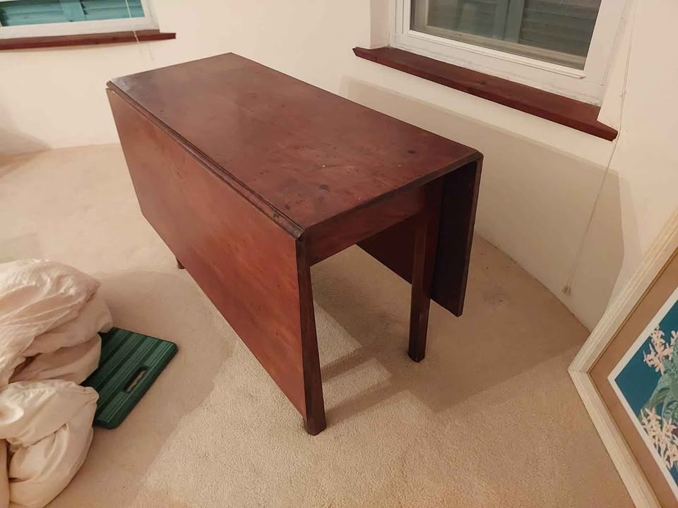 Antique Bermuda Cedar Drop-Leaf Table — 1800s Heritage Piece