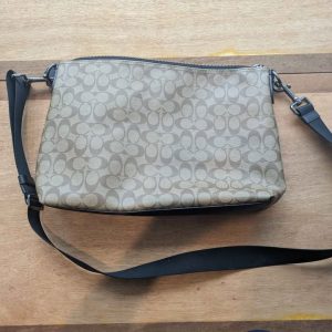 Coach Signature Unisex Crossbody / Messenger Bag