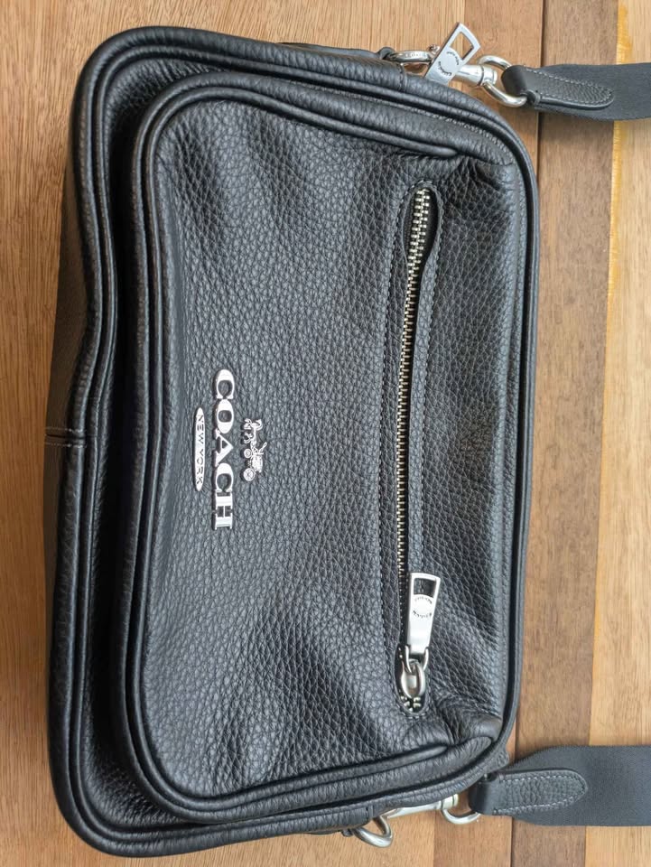 Coach New York Elias Crossbody – Black Pebbled Leather - Image 3
